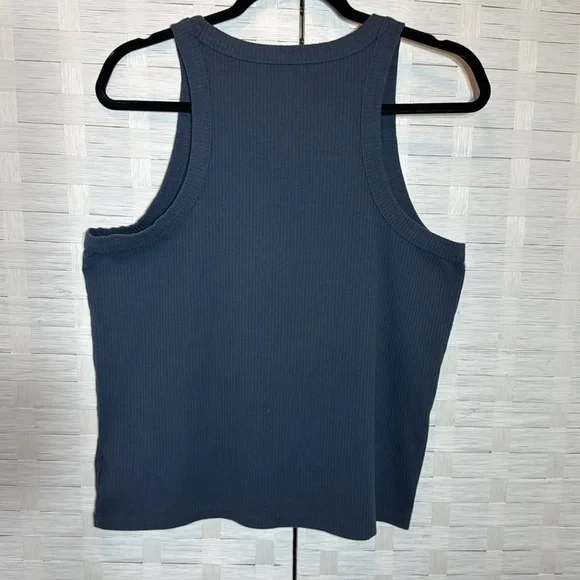 GAP Women’s Bundle (2) of Tank Tops - 
(1) Black/White and (1) Blue Size XL - Picture 9 of 13